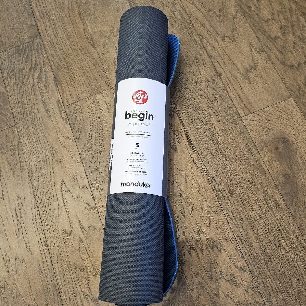 NWT Manduka begin yoga mat 5mm (opened)
